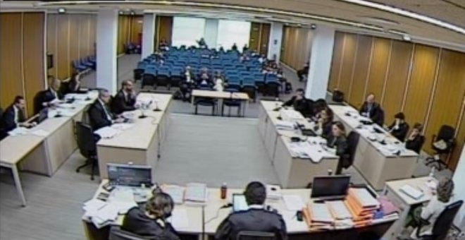 Captura de las cámaras del juzgado durante el turno de exposición de conclusiones de la Fiscalía, el 28 de junio, en el juicio contra el PP por la destrucción de los discos duros de Luis Bárcenas.