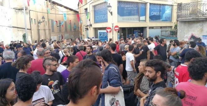 08/07/2019- Unas 300 personas se manifiestan en El Masnou contra atques racistas a menores migrantes. / EUROPA PRESS - CUP MASNOU