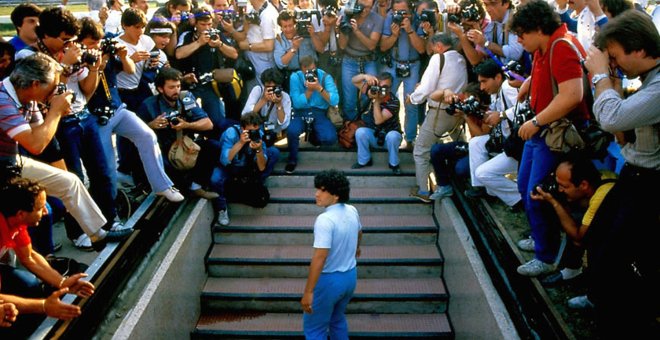 Maradona, en su presentación en Nápoles.