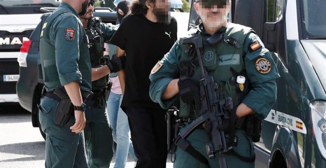 Un momento de la detención. EFE/ Jesús Diges