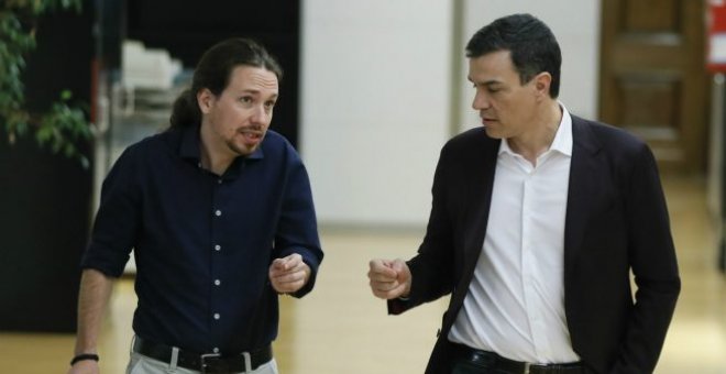 Pablo Iglesias y Pedro Sánchez, en una imagen de archivo. EFE