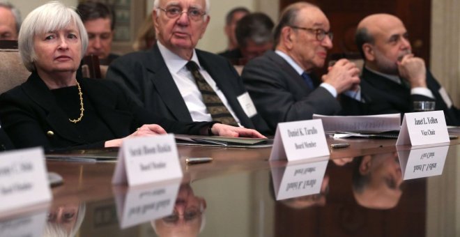 Los expresidente de la Reserva Federal (Fed, el banco central de EEUU), Janet Yellen, Paul Volker, Alan Greenspan y Ben Bernanke, en el acto conmemorativo del centenario de la institucion, en diciembre de 2013, en su sede en Washington. AFP/Mark Wilson