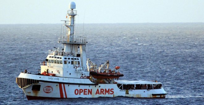 15/08/2019. El Open Arms frente a las costas de Lampedusa.  / EFE