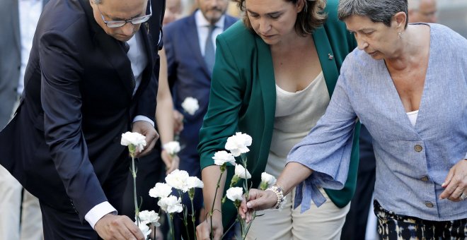 La alcaldesa de Barcelona, Ada Colau, acompañada por el presidente de la Generalitat, Quim Torra y de la delegada del Gobierno en Cataluña, Teresa Cunillera | EFE