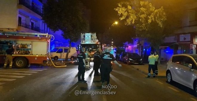 Lugar del incendio declarado en Sevilla capital, en la calle San Juan de la Salle, y que ha provocado dos muertes - EMERGENCIAS SEVILLA