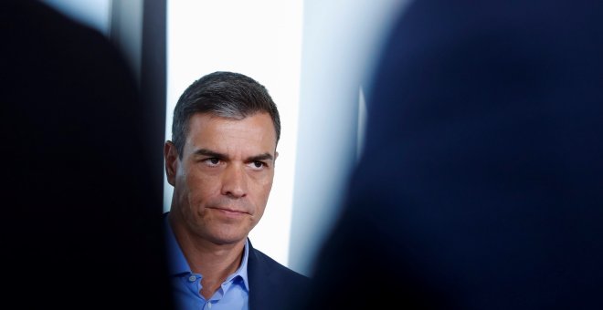 El presidente del Gobierno en funciones, Pedro Sánchez, durante la reunión que mantuvo con representantes de asociaciones de formación profesional EFE/ Emilio Naranjo