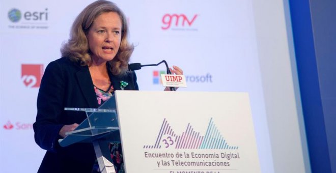 La ministra de Economía y Empresa en funciones, Nadia Calviño, durante la inauguración inauguración del 33º del Encuentro de la Economía Digital y las Telecomunicaciones, hoy en la UIMP en Santander. EFE/ROMÁN G.AGUILERA