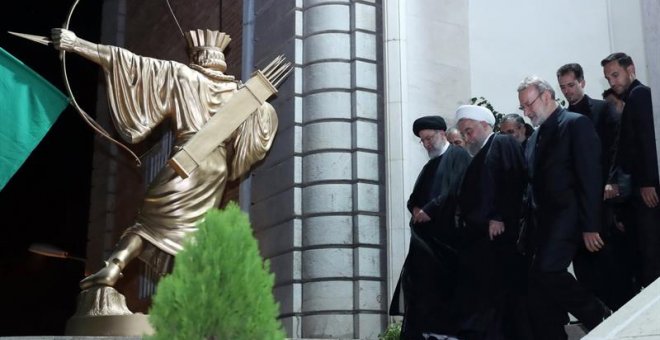 El presidente de Irán, Hasan Rohaní, junto a Ebrahim Raisi, Presidente del Tribunal Supremo, y Ali Larijani, presidente de la Asamblea Consultiva Islámica. - EFE