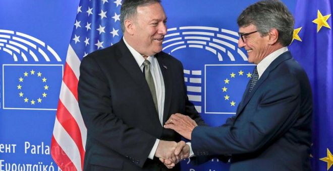 El Secretario de Estado de los Estados Unidos, Mike Pompeo, recibido por el Presidente del Parlamento Europeo David-Maria Sassoli.- EFE