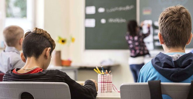 Este lunes comienza el curso escolar para los alumnos de Infantil y Primaria de siete comunidades. / EFE