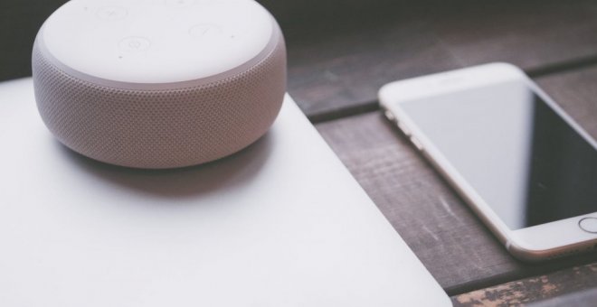 ¿Pueden Siri y Alexa escucharnos sin vulnerar nuestros derechos?