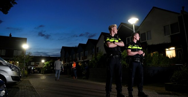 09/09/2019 . La policía asegura el área después de un tiroteo en la ciudad holandesa de Dordrecht. / REUTERS