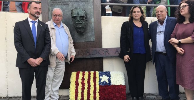 El conseller Alfred Bosch i l'alcaldessa Ada Colau en l'homenatge a Allende que s'ha fet a Barcelona. @exteriorscat