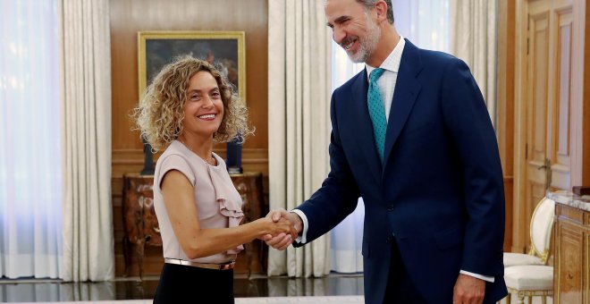 2/09/2019.- Felipe VI recibe este jueves a la presidenta del Congreso, Meritxell Batet, en el Palacio de la Zarzuela. / EFE