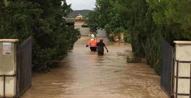 12/09/2019.- Fotografía facilitada por la Diputación de Albacete de las inundaciones en la localidad albaceteña de Caudete, en Castilla-La Mancha, este jueves, tras el paso de la Gota Fría por la región. El fenómeno atmosférico ha acabado con la vida de d