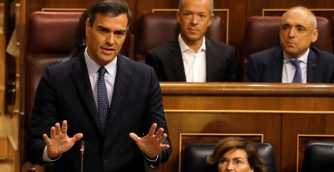 El president del Govern en funcions, Pedro Sánchez, durant la segona i última sessió de control d'aquesta legislatura celebrada aquest dimecres a l'hemicicle del Congrés. EFE/Ballesteros
