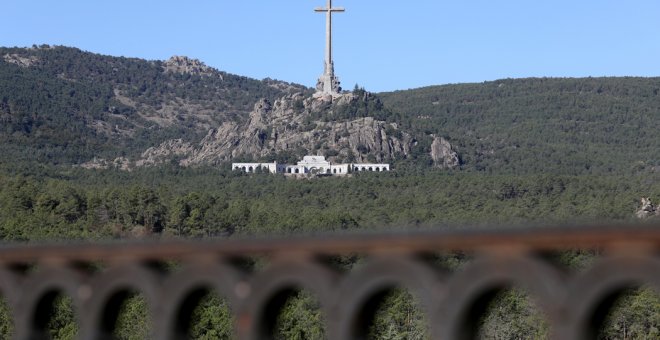 Vista del Valle de los Caídos, situado en el municipio madrileño de San Lorenzo de El Escorial, donde se encuentran enterrados los restos del dictador Francisco Franco. EFE/ Ángel Díaz
