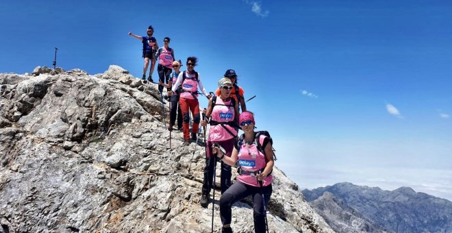Seis mujeres que han padecido cáncer de mama se dirigen este martes hacia los Andes bolivianos para enfrentarse a la quinta edición del Reto Pelayo Vida. / RETO PELAYO VIDA