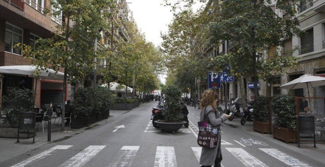 Aspectoi de una calle del barrio del Eixample de Barcelona.