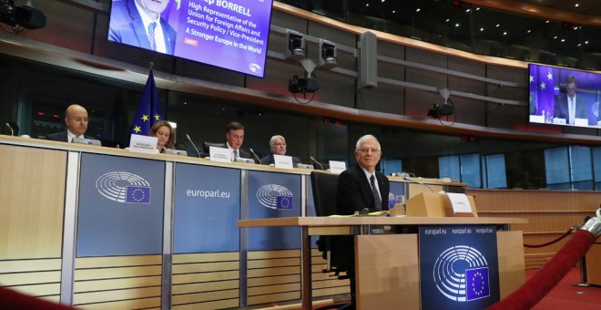 El español Josep Borrell, al inicio de su examen en el Parlamento Europeo, como Alto Representante de la Política Exterior de la UE. REUTERS/Yves Herman