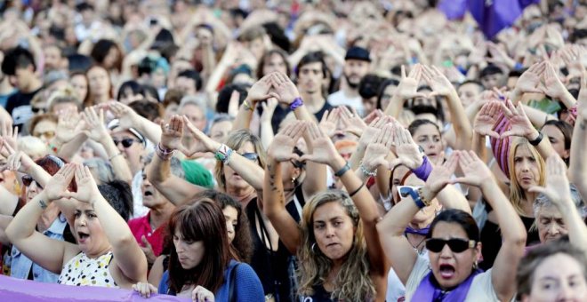 Imagen de archivo de una protesta por la agresión sexual grupal a una joven de 18 años en Bilbao. EFE