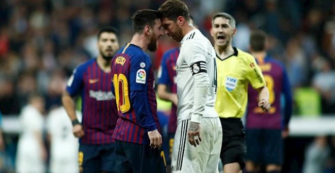 Los capitanes de ambos equipos, Leo Messi y Sergio Ramos, cara a cara durante el último choque. / Europa Press