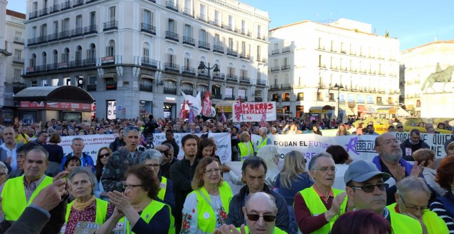 Muchos de los concentrados en la Puerta del Sol eran jubilados en defensa de las pensiones públicas.