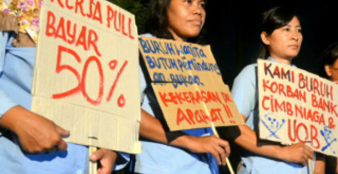 Imagen de las trabajadoras de Uniqlo en una protesta