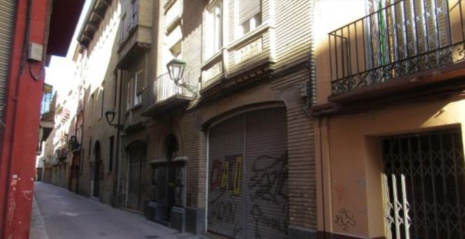 Los trasteros que el banco alquilaba como viviendas se encuentran en esta calle del barrio zaragozano de El Gancho.