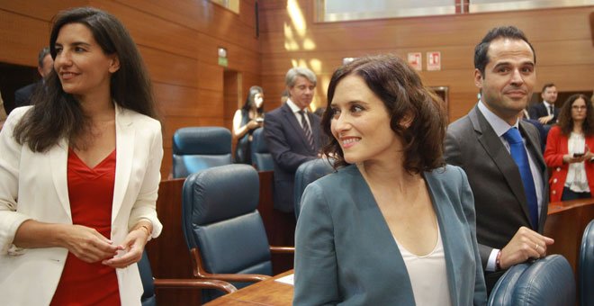 Foto de archivo de Rocío Monasterio (Vox), Isabel Díaz Ayuso (PP) e Ignacio Aguado (Ciudadanos), en la Asamblea de Madrid. / EP