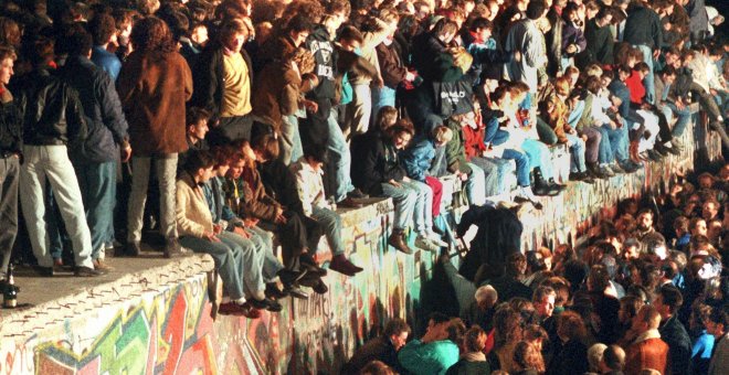 Imagen del 9 de noviembre de 1989, cuando el Muro de Berlín pasó a la historia AFP/Archivo.