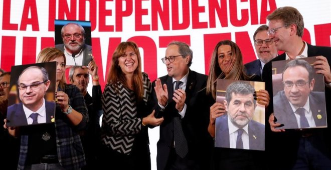 Laura Borràs, Quim Torra, Miriam Nogueras i altres dirigents de Juntas per Catalunya en el miting de final de campanya. EFE / Toni Albir