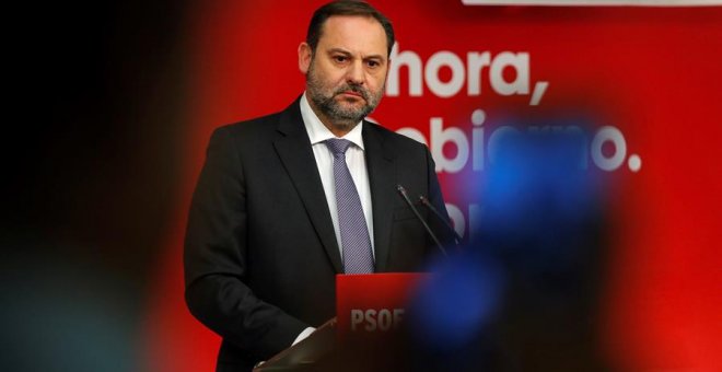 El Secretario de Organización del PSOE y ministro de Fomento en funciones José Luis Ábalos, durante la rueda de prensa esta mañana en la sede de Ferraz en Madrid. /EFE