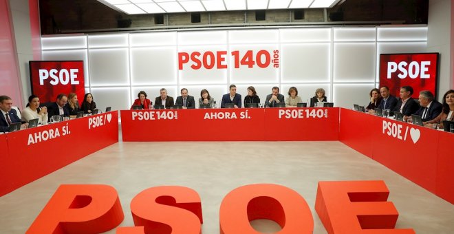 Reunión de la Comisión Ejecutiva Federal del PSOE para analizar los resultados de las elecciones del 10-N, en la sede de Ferraz. EFE/Emilio Naranjo