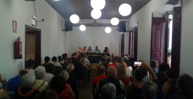 Fotografía del salón de actos de la librería Traficantes de Sueños el día que se inauguró la Marea de Residencias | Raúl Camargo