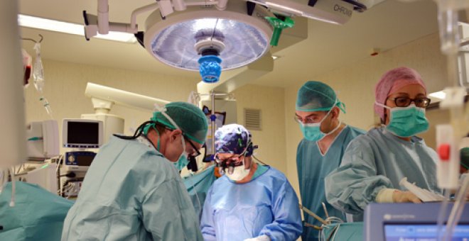 Un hospital de Barcelona realiza el primer bioimplante para reparar el tejido del corazón tras un infarto