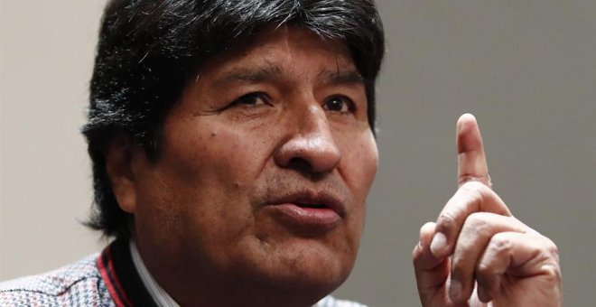06/12/2019.- Fotografía de archivo del 20 de noviembre de 2019 del expresidente de Bolivia Evo Morales durante una conferencia de prensa en Ciudad de México (México). Morales, asilado en México, viajó este viernes a Cuba para una consulta médica, indicaro