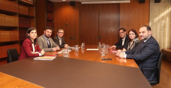 Fotografía facilitada por el PSOE de la reunión mantenido con los representantes de ERC en Barcelona.