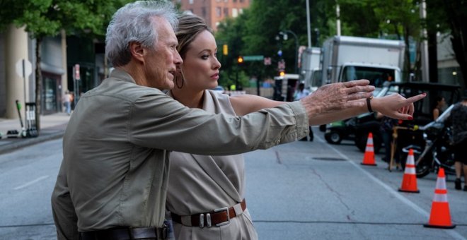 Clint Eastwood con Olivia Wilde, en el rodaje de la película
