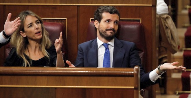 El líder del PP, Pablo Casado, y la portavoz, Cayetana Álvarez de Toledo, este martes en el Congreso EFE/Juan Carlos Hidalgo