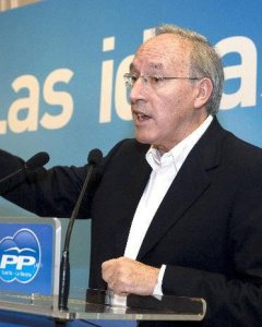 El candidato número dos del PP al Congreso por Madrid, Manuel Pizarro, durante el mitin celebrado hoy en Cuenca.