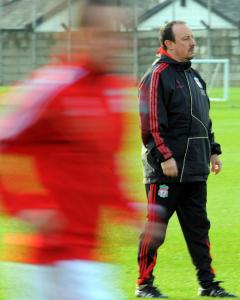 Rafa Benítez, en un entrenamiento del Liverpool. PAUL ELLIS / AFP