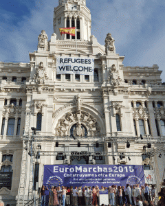 Imagen de la Sinfónica tocando frente al Ayuntamiento de Madrid. A.I