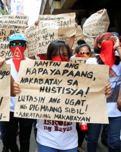 Seguidores del NDFP durante una protesta en Manila. - REUTERS