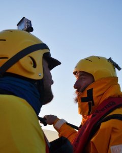 Joaquín Acedo, junto a otro compañero de Proactiva. - PABLO MUÑOZ