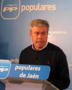 El que fuera alcalde de Jaén, Enrique Fernández Moya, será el nuevo secretario de Estado de Hacienda. EFE