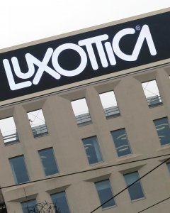La sede de la firma Luxottica, en Milan. REUTERS/Stefano Rellandini