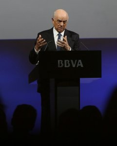 El presidente del BBVA, Francisco González, durante la presentación de los resultados de la entidad en 2016. REUTERS/Susana Vera