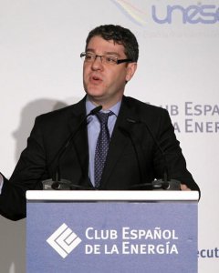 El ministro de Energía, Álvaro Nadal, durante su intervención en la entrega de los XXVII Premios de la Energía. EFE/Víctor Lerena