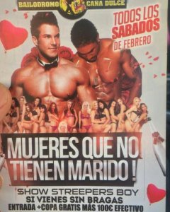 El cartel de esta discoteca de Barcelona ofrece entrada y copa gratis, además de 100 euros, a las chicas 'sin marido' que vayan sin bragas